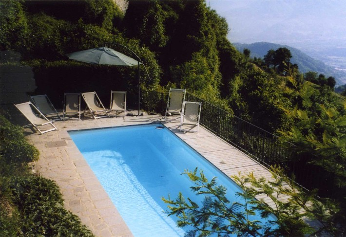 54 Pool with panorama.jpg